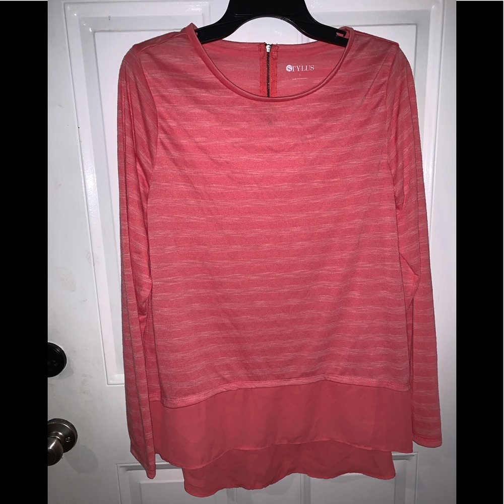 Adorable Coral Stylus shirt size large